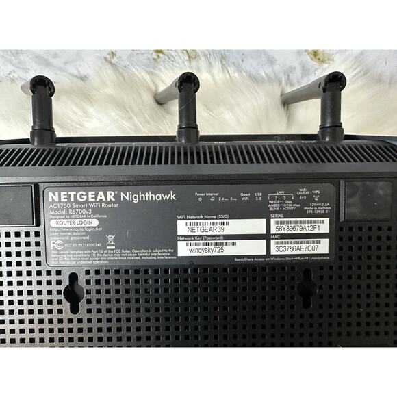 NETGEAR R6700v3 Nighthawk AC1750 Smart WiFi Router - Picture 2 of 5
